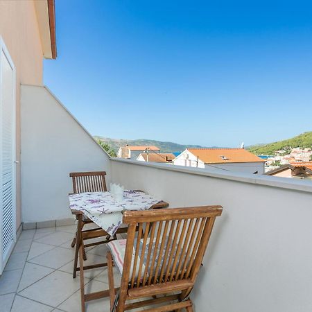 Family Friendly Apartments With A Swimming Pool Seget Vranjica, Trogir - 14409 Donji Seget Eksteriør bilde