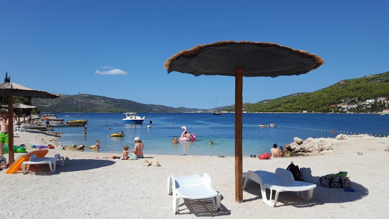 Family Friendly Apartments With A Swimming Pool Seget Vranjica, Trogir - 14409 Donji Seget Eksteriør bilde