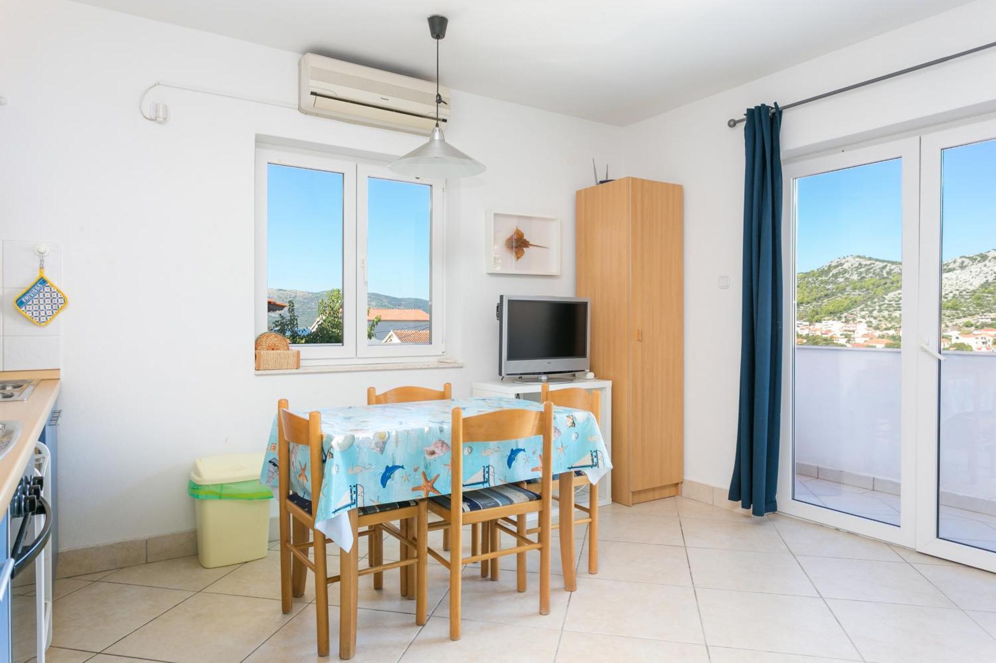 Family Friendly Apartments With A Swimming Pool Seget Vranjica, Trogir - 14409 Donji Seget Eksteriør bilde