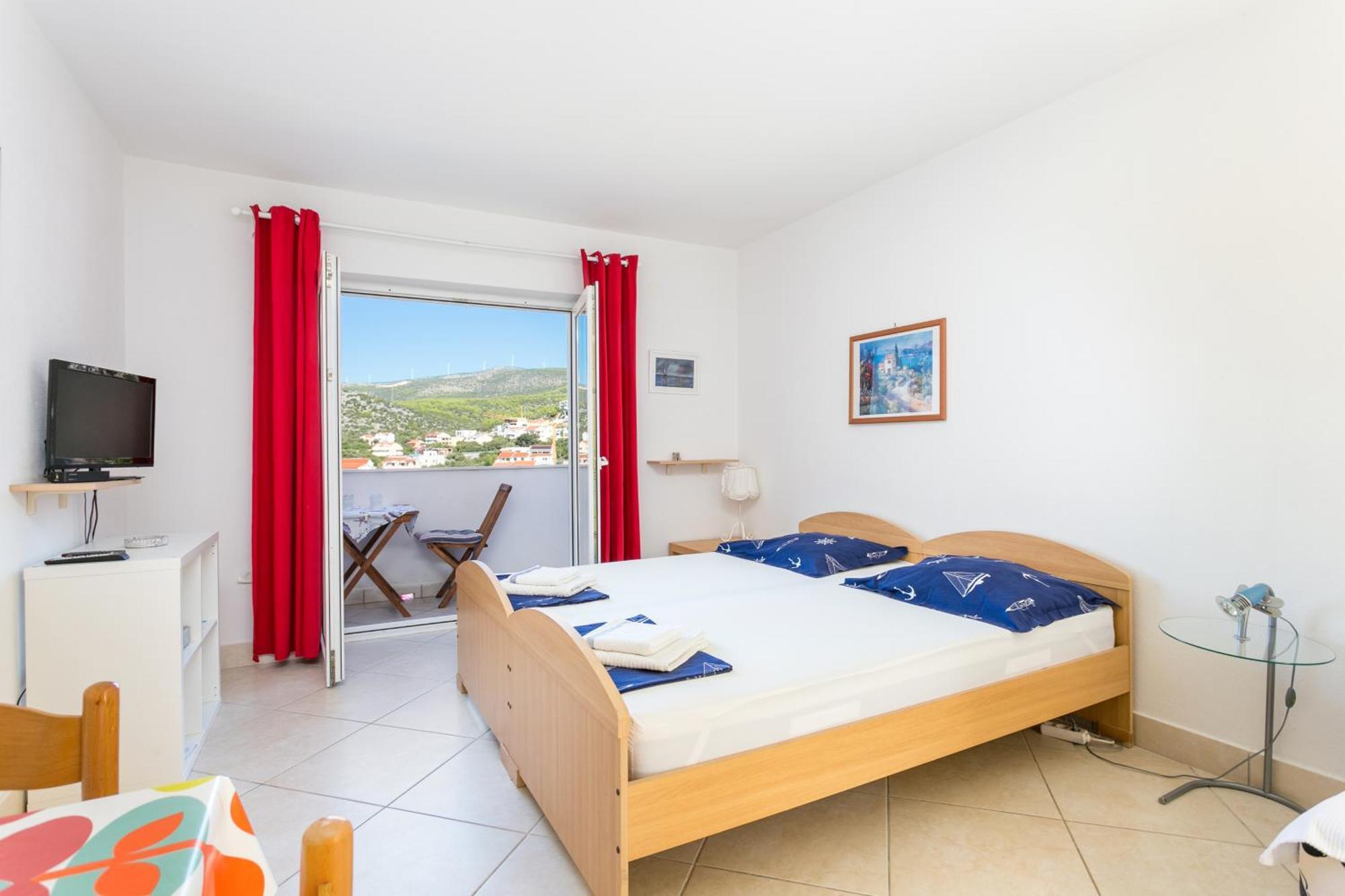 Family Friendly Apartments With A Swimming Pool Seget Vranjica, Trogir - 14409 Donji Seget Eksteriør bilde