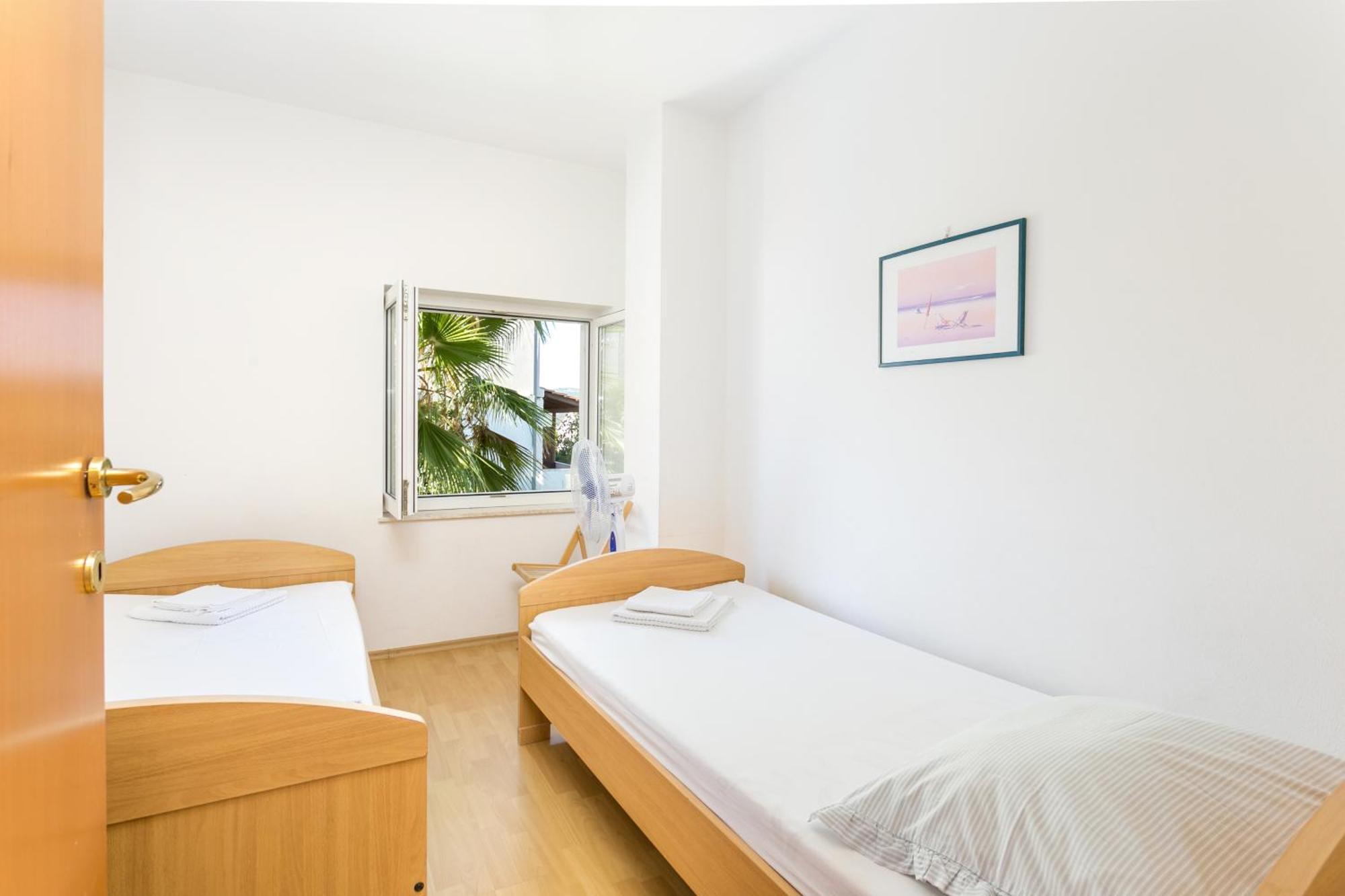 Family Friendly Apartments With A Swimming Pool Seget Vranjica, Trogir - 14409 Donji Seget Eksteriør bilde