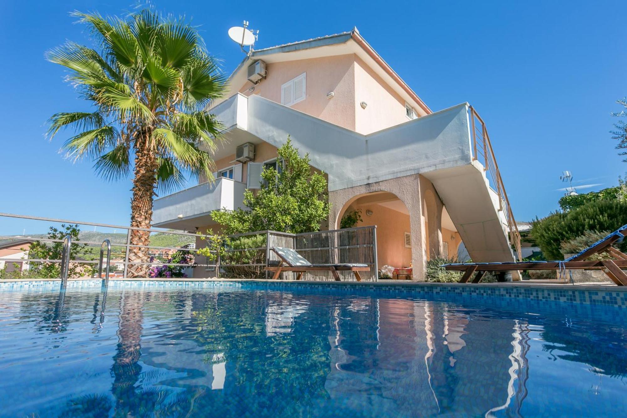 Family Friendly Apartments With A Swimming Pool Seget Vranjica, Trogir - 14409 Donji Seget Eksteriør bilde