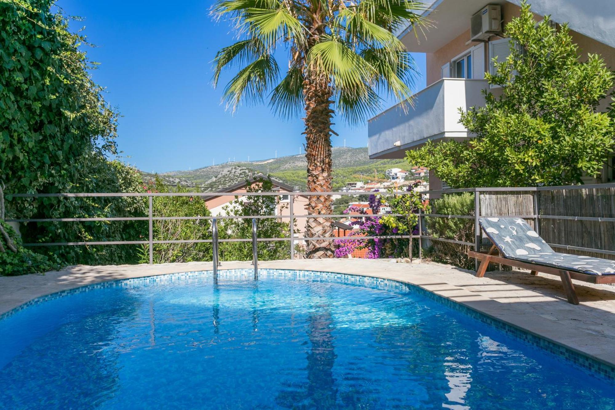 Family Friendly Apartments With A Swimming Pool Seget Vranjica, Trogir - 14409 Donji Seget Eksteriør bilde